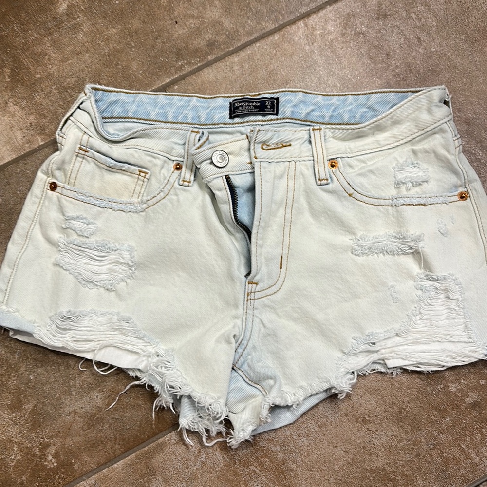 A&F low rise short